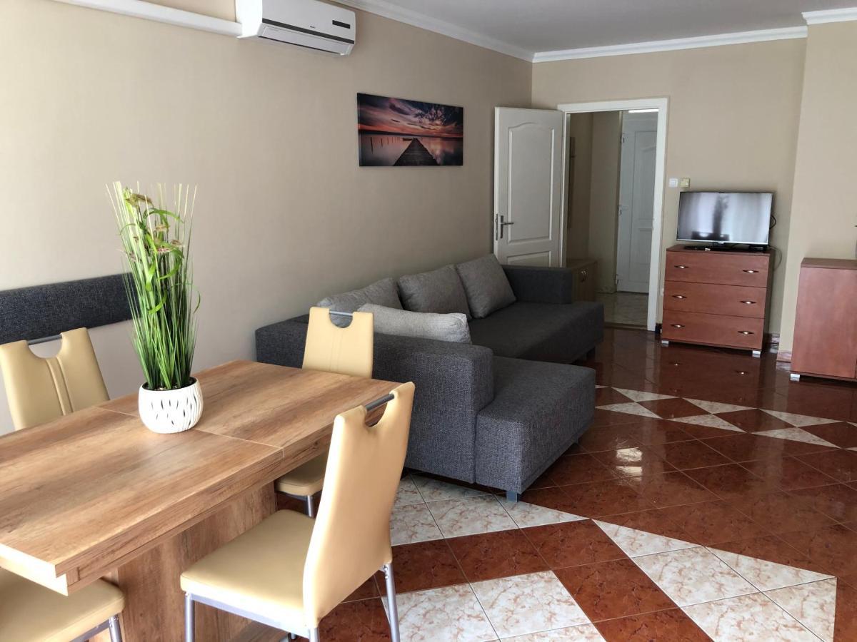 Alina Apartmanok Hajdúszoboszló Esterno foto