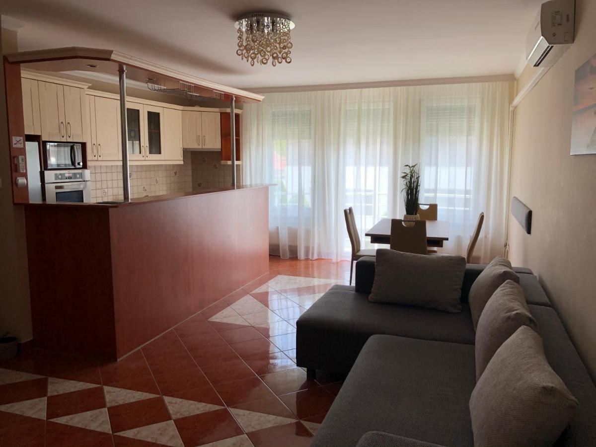 Alina Apartmanok Hajdúszoboszló Esterno foto