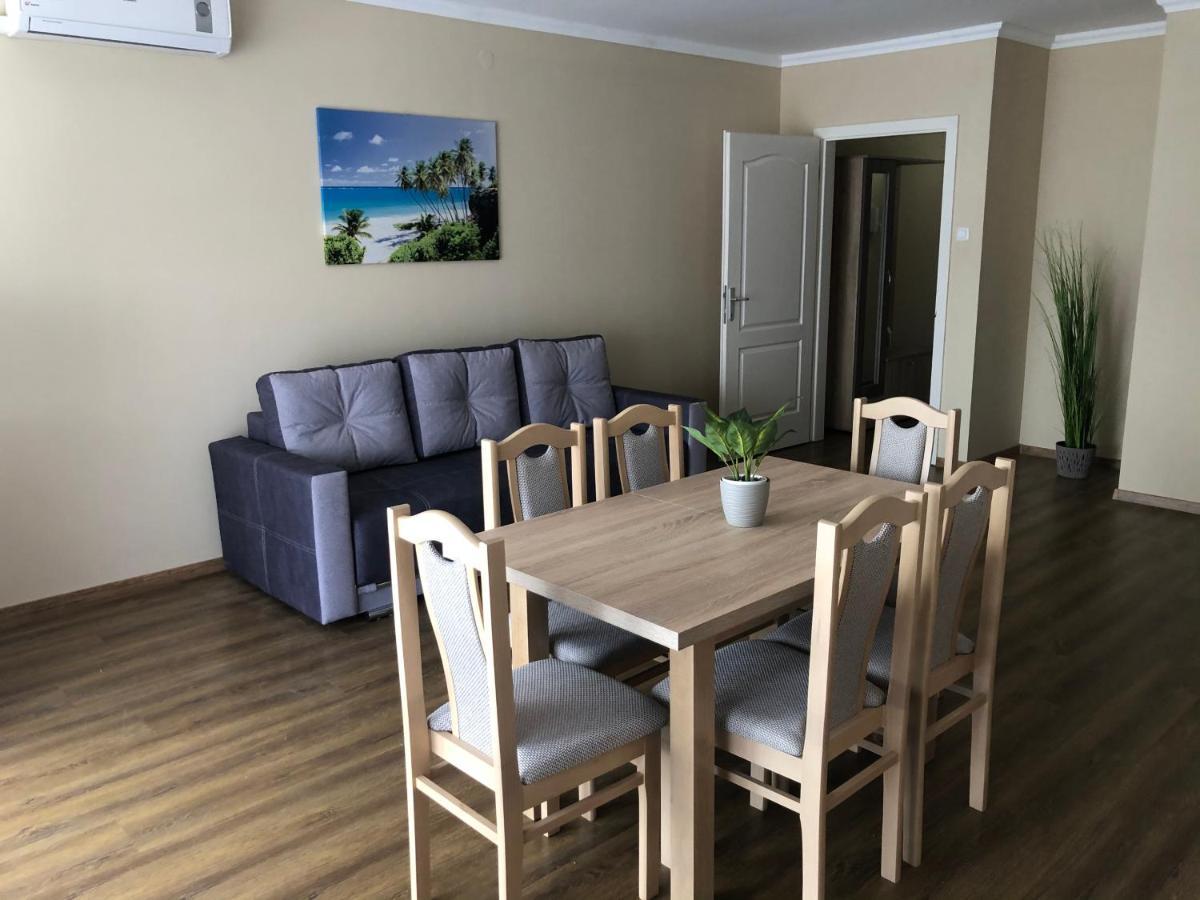 Alina Apartmanok Hajdúszoboszló Esterno foto