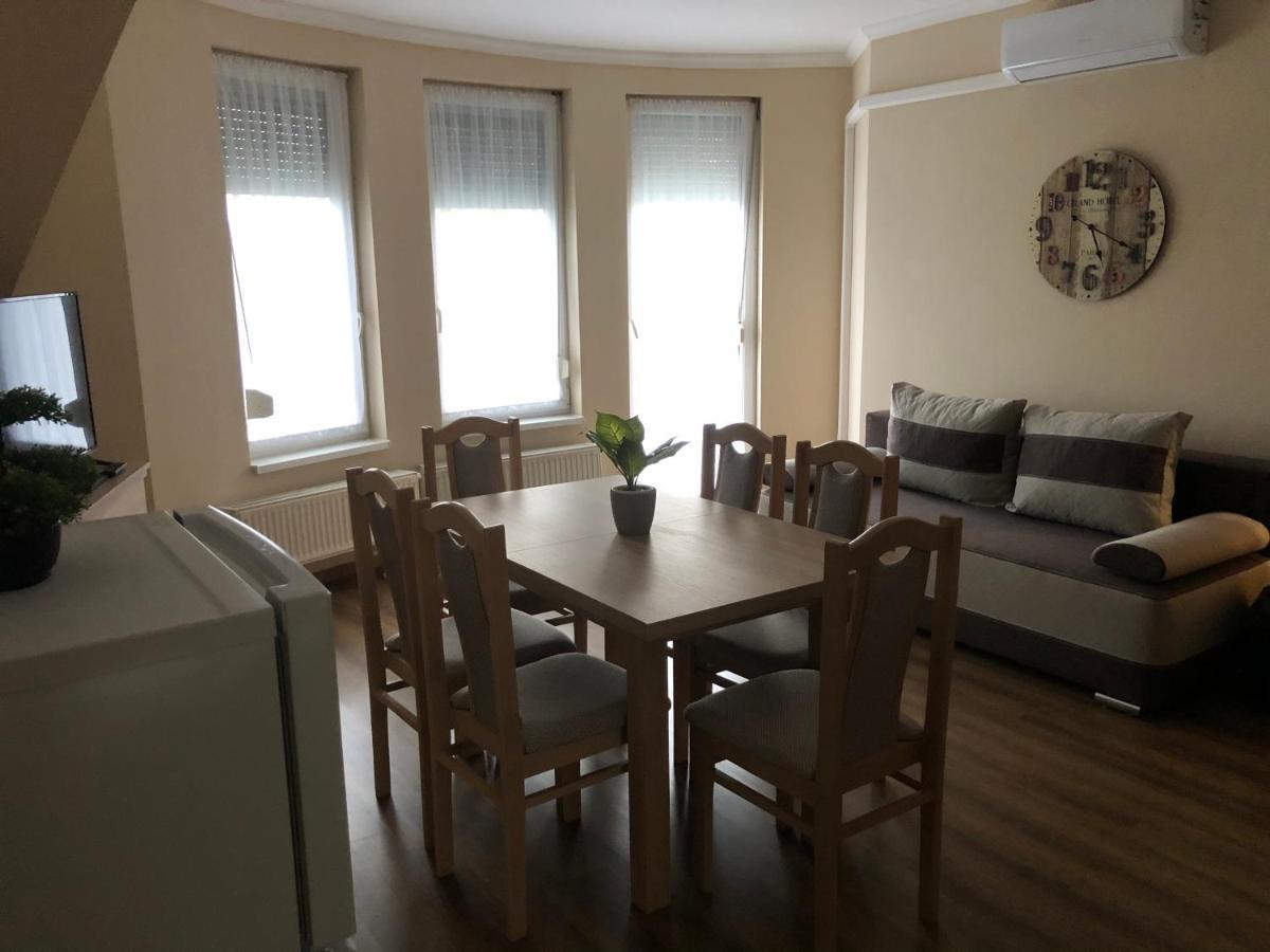 Alina Apartmanok Hajdúszoboszló Esterno foto