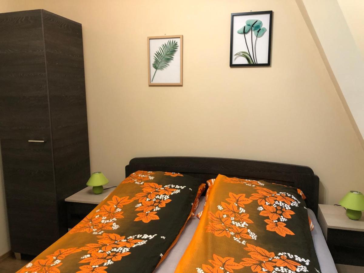 Alina Apartmanok Hajdúszoboszló Esterno foto