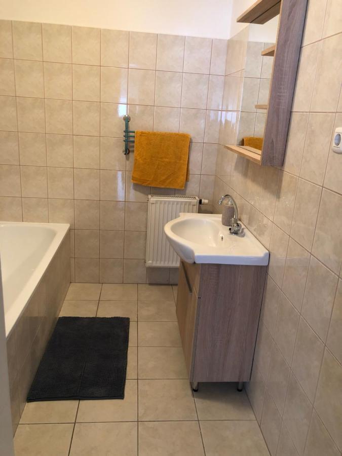 Alina Apartmanok Hajdúszoboszló Esterno foto