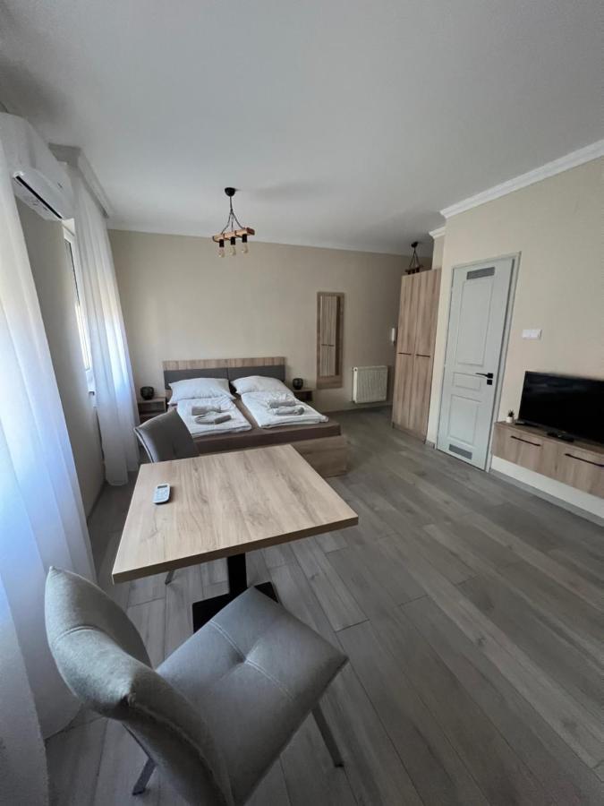 Alina Apartmanok Hajdúszoboszló Esterno foto